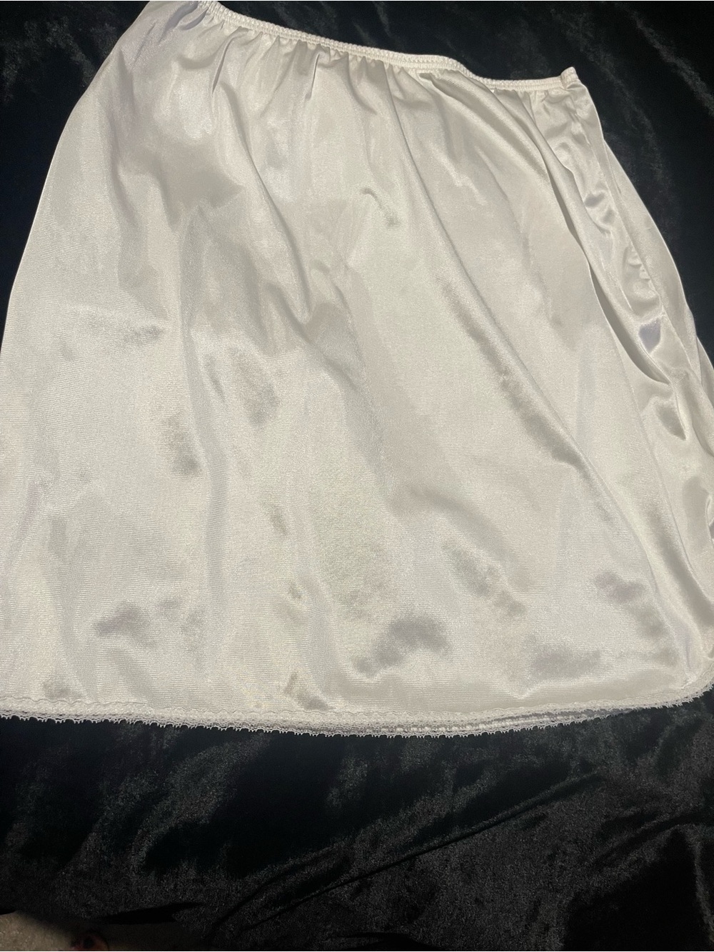 White Satin Half Slip with Lace Trim - Brand Unspecified Vintage M elastic waist
